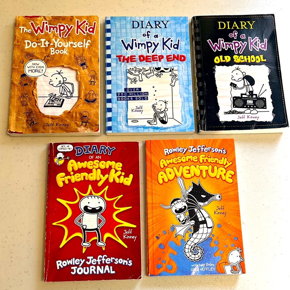5 Diary of A Wimpy Kid & Awesome Friendly Paperback Books